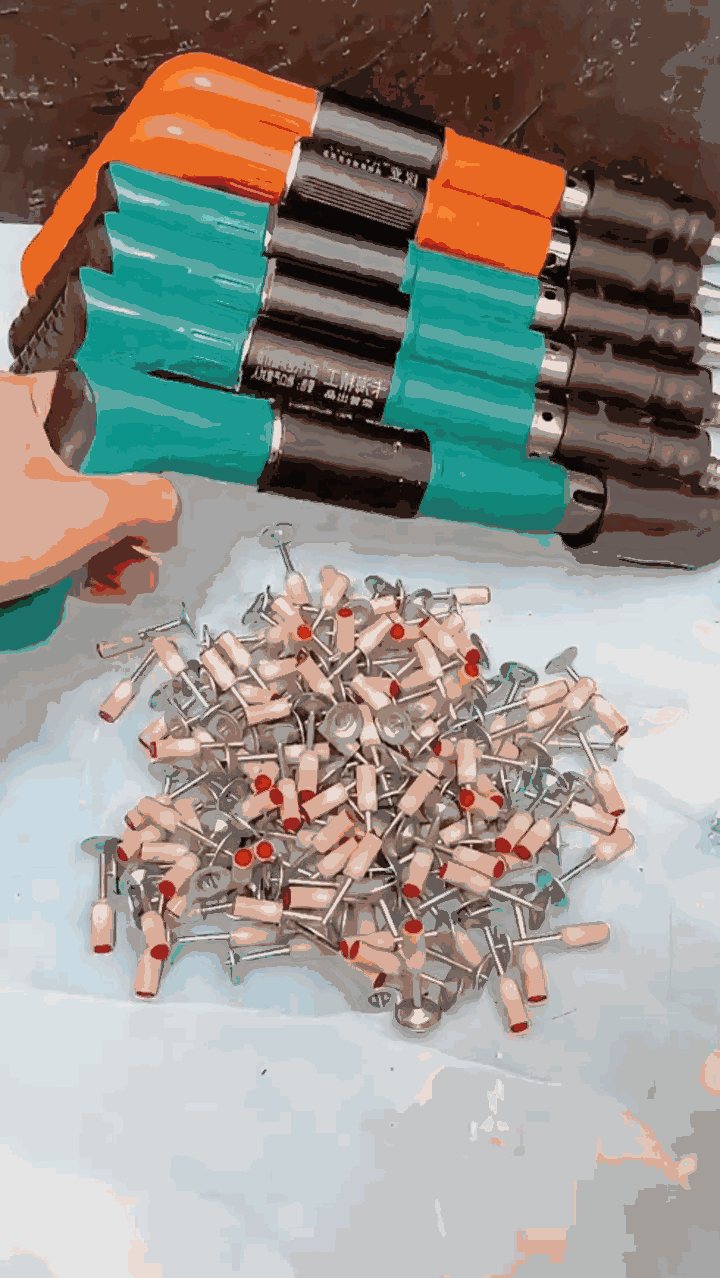 cla-1023-gif3.gif
